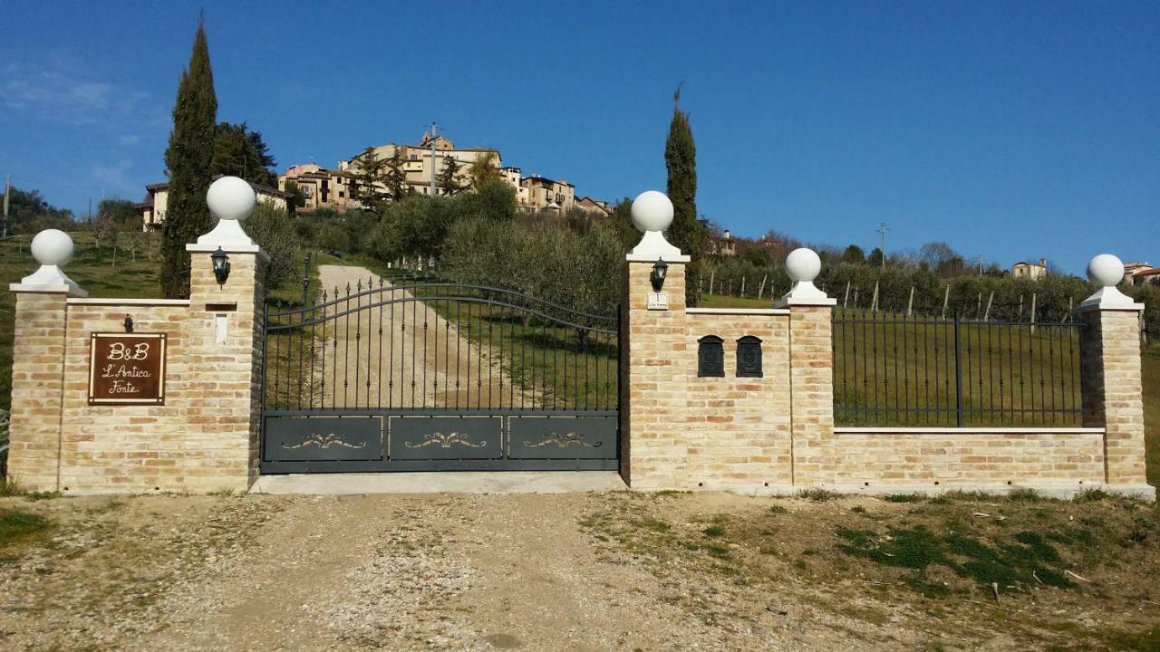 B&B L' Antica Fonte Spinetoli Exterior foto